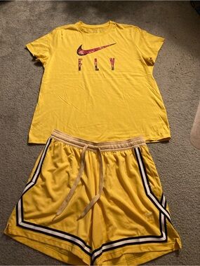Nike Yellow women’s XL yellow short set